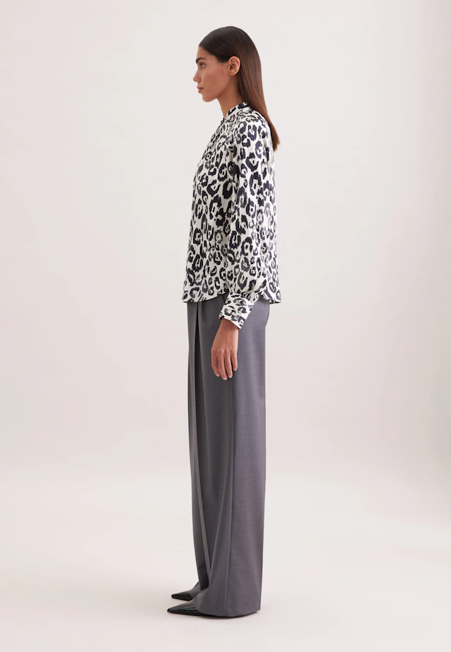 Satin raglan blouse with stand-up collar in Weiß |  Seidensticker Onlineshop