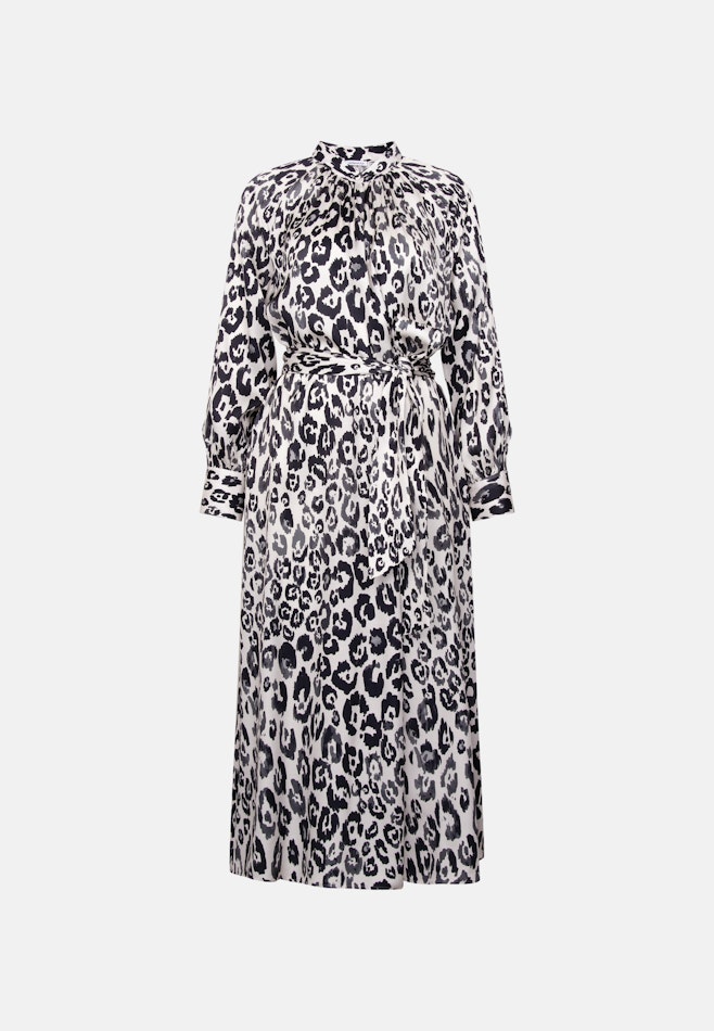 Satiniertes Raglankleid mit Stehkragen und Taillengürtel in Weiß | Seidensticker Onlineshop