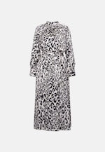 Satiniertes Raglankleid mit Stehkragen und Taillengürtel in Weiß |  Seidensticker Onlineshop