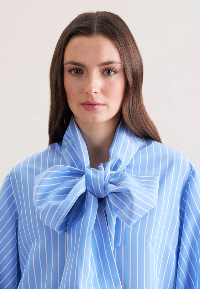 Shawl collar dress with volume sleeves made of viscose mix in Mittelblau |  Seidensticker Onlineshop