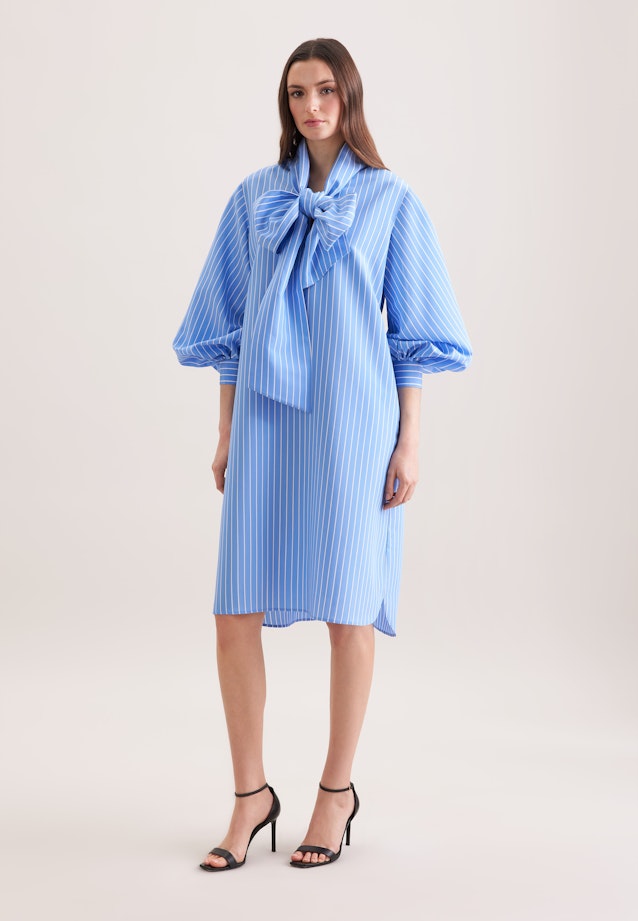 Schalkragenkleid mit Volumenärmel aus Viskose Mix in Mittelblau |  Seidensticker Onlineshop