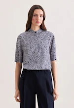 Patterned A-line stand-up collar blouse made of viscose twill in Dunkelblau |  Seidensticker Onlineshop