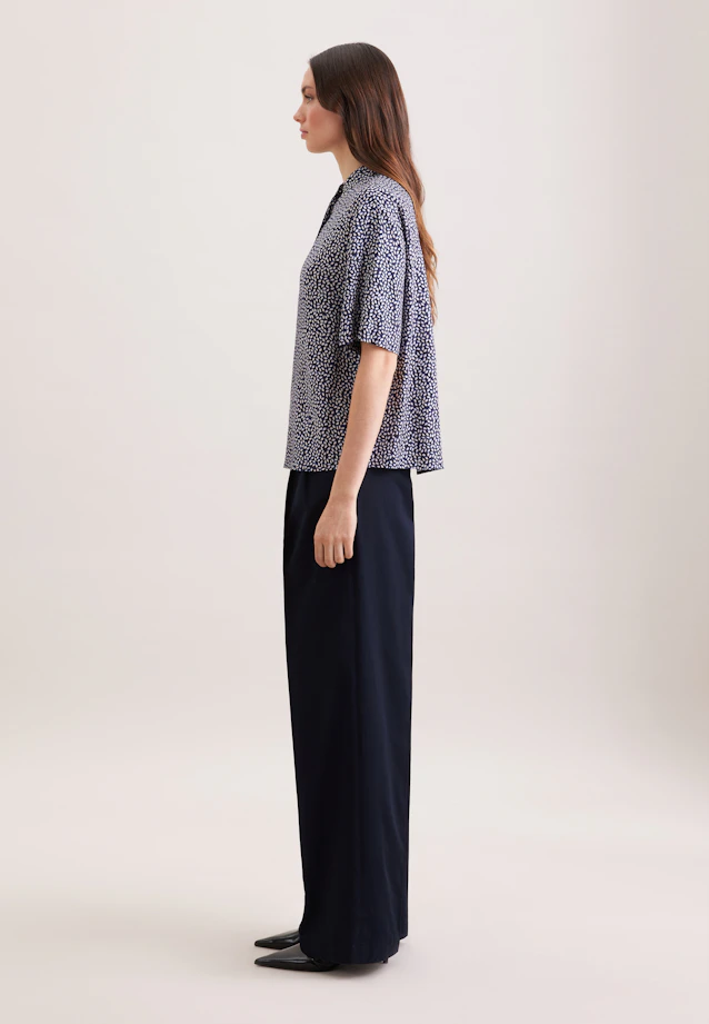 Patterned A-line stand-up collar blouse made of viscose twill in Dunkelblau |  Seidensticker Onlineshop