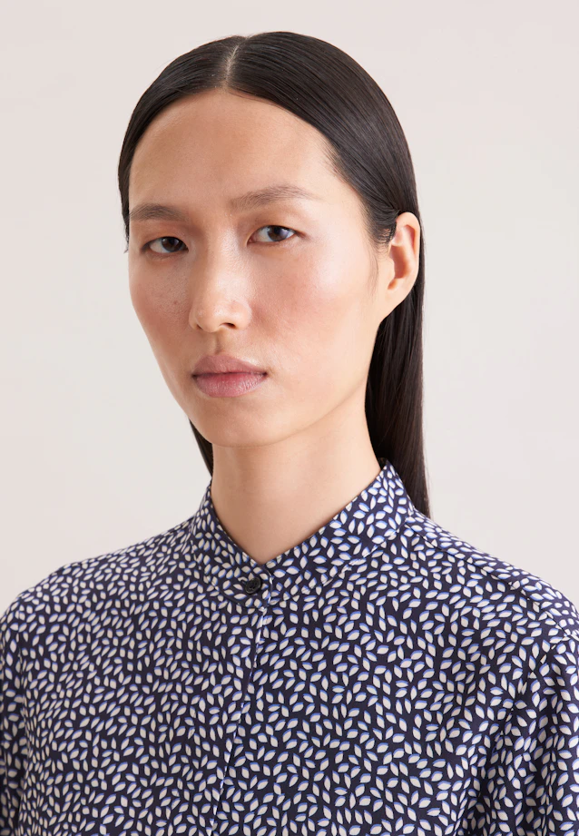 Patterned stand-up collar dress with tie belt made of viscose wool in Dunkelblau |  Seidensticker Onlineshop