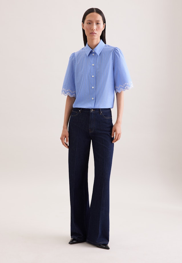 Halbarm Hemdbluse mit Stickerei in Mittelblau |  Seidensticker Onlineshop