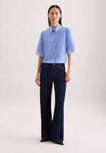 Halbarm Hemdbluse mit Stickerei in Mittelblau |  Seidensticker Onlineshop