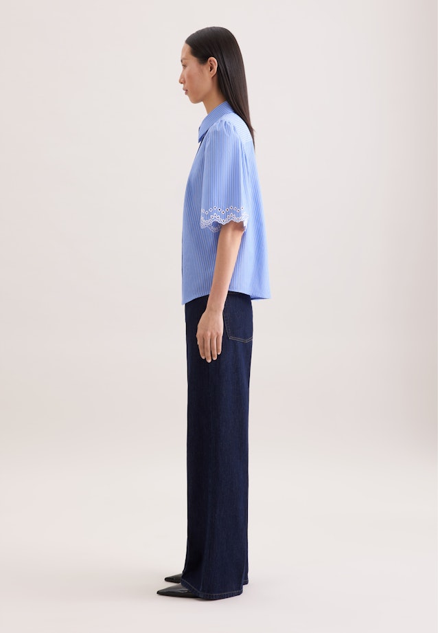 Halbarm Hemdbluse mit Stickerei in Mittelblau |  Seidensticker Onlineshop