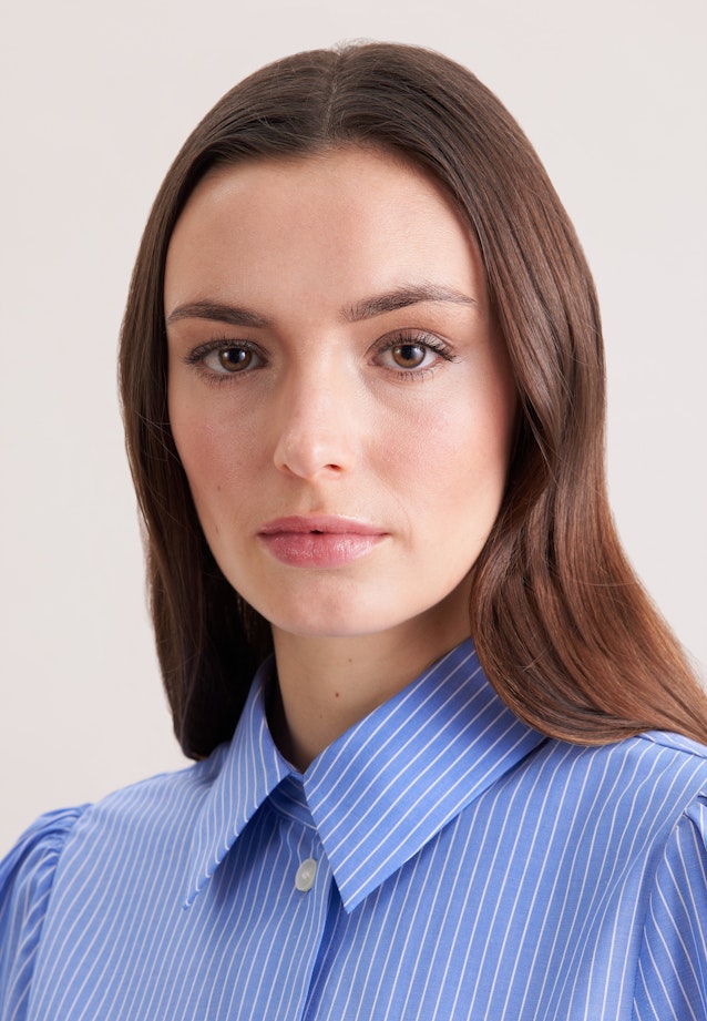 Hemdblusenkleid mit Stickerei und Taillengürtel in Mittelblau |  Seidensticker Onlineshop