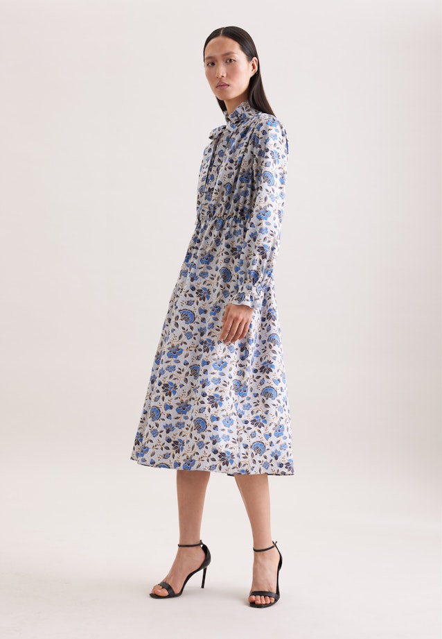 Satiniertes Kleid mit Rüschendetails und Bindeband in Weiß |  Seidensticker Onlineshop