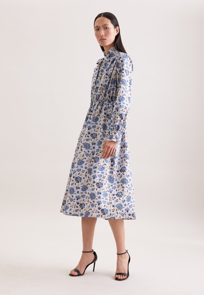 Satiniertes Kleid mit Rüschendetails und Bindeband in Weiß | Seidensticker Onlineshop