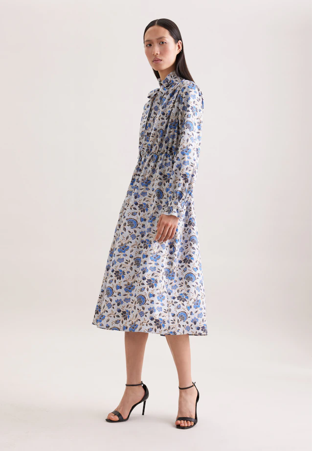 Satiniertes Kleid mit Rüschendetails und Bindeband in Weiß |  Seidensticker Onlineshop