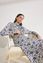 Satiniertes Kleid mit Rüschendetails und Bindeband in Weiß |  Seidensticker Onlineshop