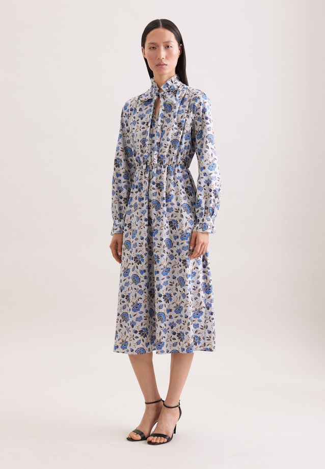 Satiniertes Kleid mit Rüschendetails und Bindeband in Weiß |  Seidensticker Onlineshop