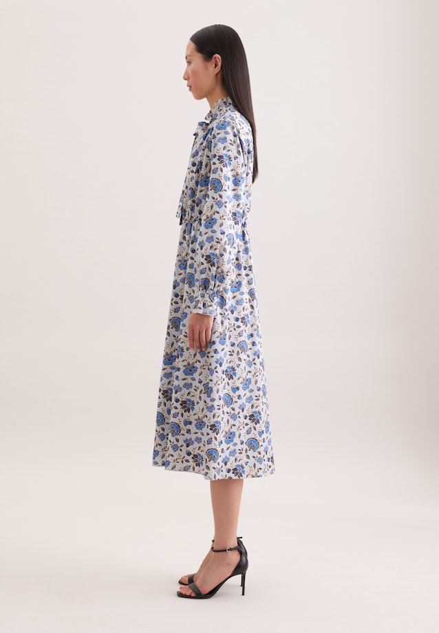 Satiniertes Kleid mit Rüschendetails und Bindeband in Weiß |  Seidensticker Onlineshop