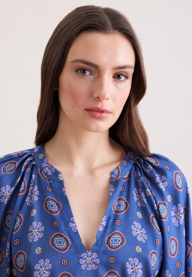 Satinierte Tunikabluse mit Volumenärmeln in Mittelblau |  Seidensticker Onlineshop