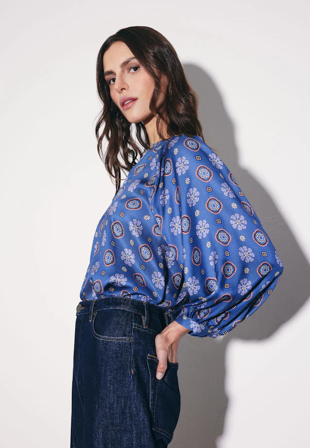 Satinierte Tunikabluse mit Volumenärmeln in Mittelblau |  Seidensticker Onlineshop