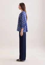 Satinierte Tunikabluse mit Volumenärmeln in Mittelblau |  Seidensticker Onlineshop