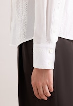 Stickerei Hemdbluse mit tiefer Passe in Weiß |  Seidensticker Onlineshop