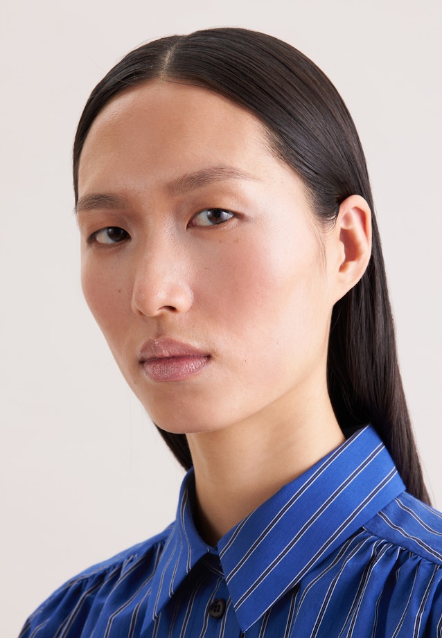 Hemdbluse mit Volumenärmel in Mittelblau |  Seidensticker Onlineshop