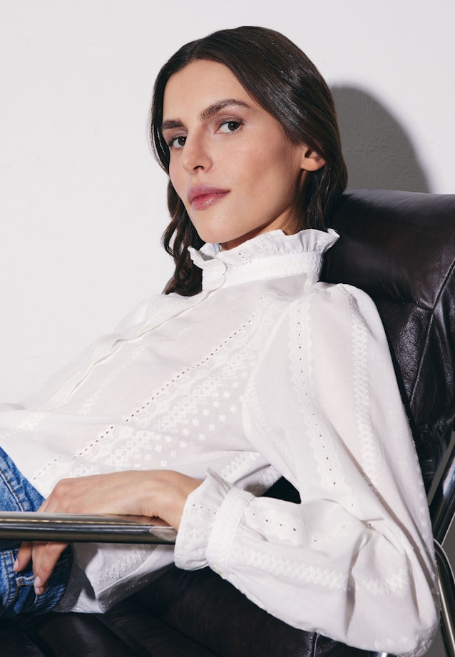 Stickerei Hemdbluse mit Rüschendetails in Weiß |  Seidensticker Onlineshop