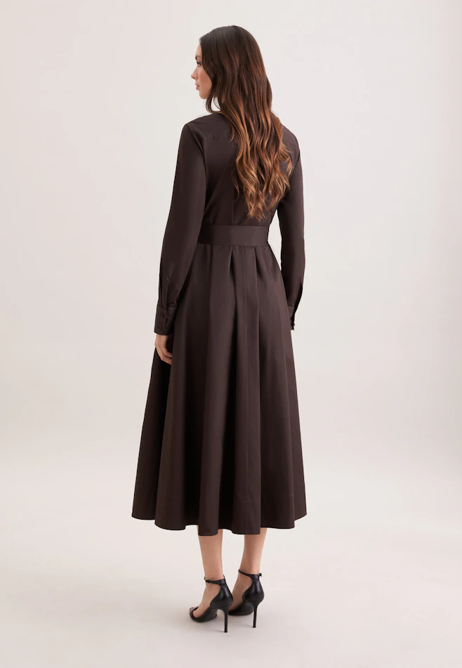 Weit schwingendes Hemdblusenkleid aus Baumwoll Twill, slim in Braun | Seidensticker Onlineshop