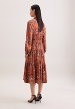 Satiniertes Rüschenkleid mit Stufen in Orange |  Seidensticker Onlineshop