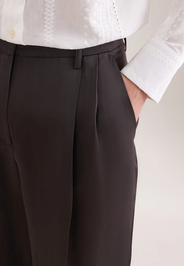 Satinierte Bundfaltenhose aus Leinen Mix in Braun |  Seidensticker Onlineshop