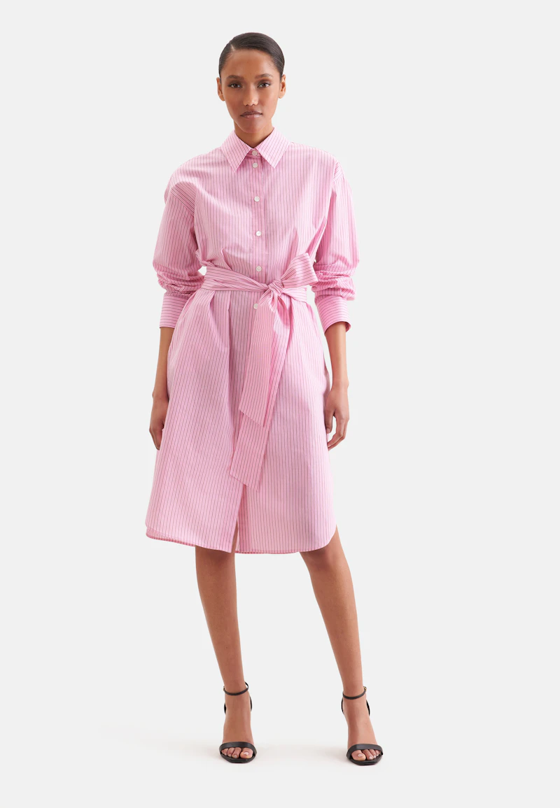 Oversized Hemdblusenkleid mit Taillengürtel