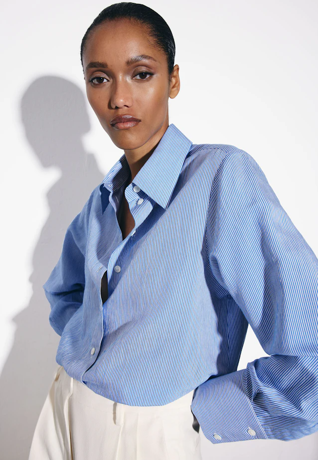 Fließende Hemdbluse aus Viskose Mix in Mittelblau |  Seidensticker Onlineshop