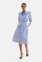 Fliessendes Hemdblusenkleid aus Viskose Mix in Mittelblau |  Seidensticker Onlineshop