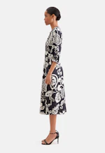 Robe tunique en satin avec ceinture à la taille in Noir |  Seidensticker Onlineshop