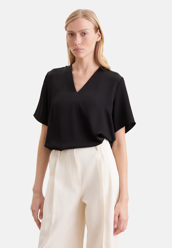 Blusenshirt mit V- Neck aus Satin in Schwarz | Seidensticker Onlineshop
