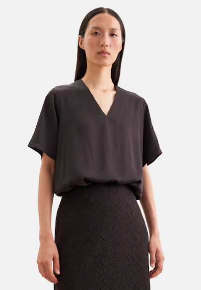 Blusenshirt mit V- Neck aus Satin in Braun |  Seidensticker Onlineshop