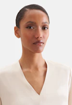 Blusenshirt mit V- Neck aus Satin in Weiß |  Seidensticker Onlineshop