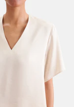Blouse shirt with V-neck made of satin in Weiß |  Seidensticker Onlineshop