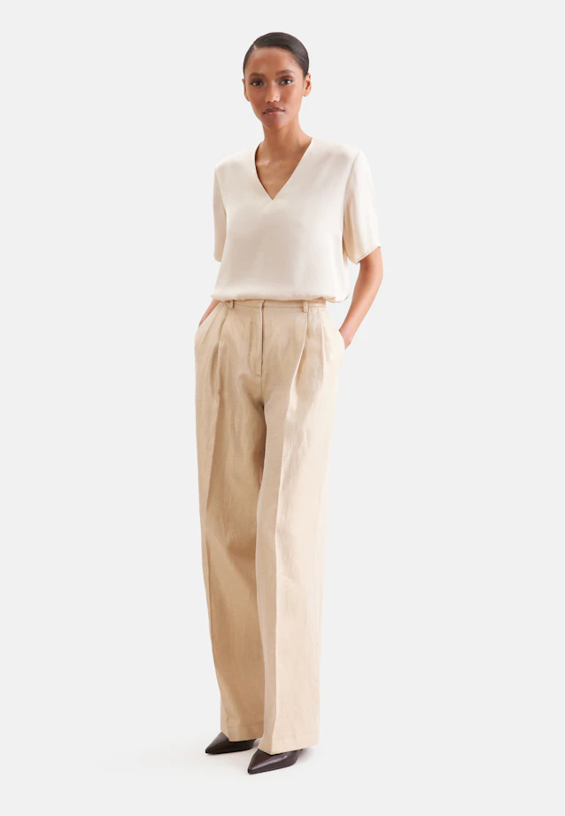 Blouse shirt with V-neck made of satin in Weiß |  Seidensticker Onlineshop