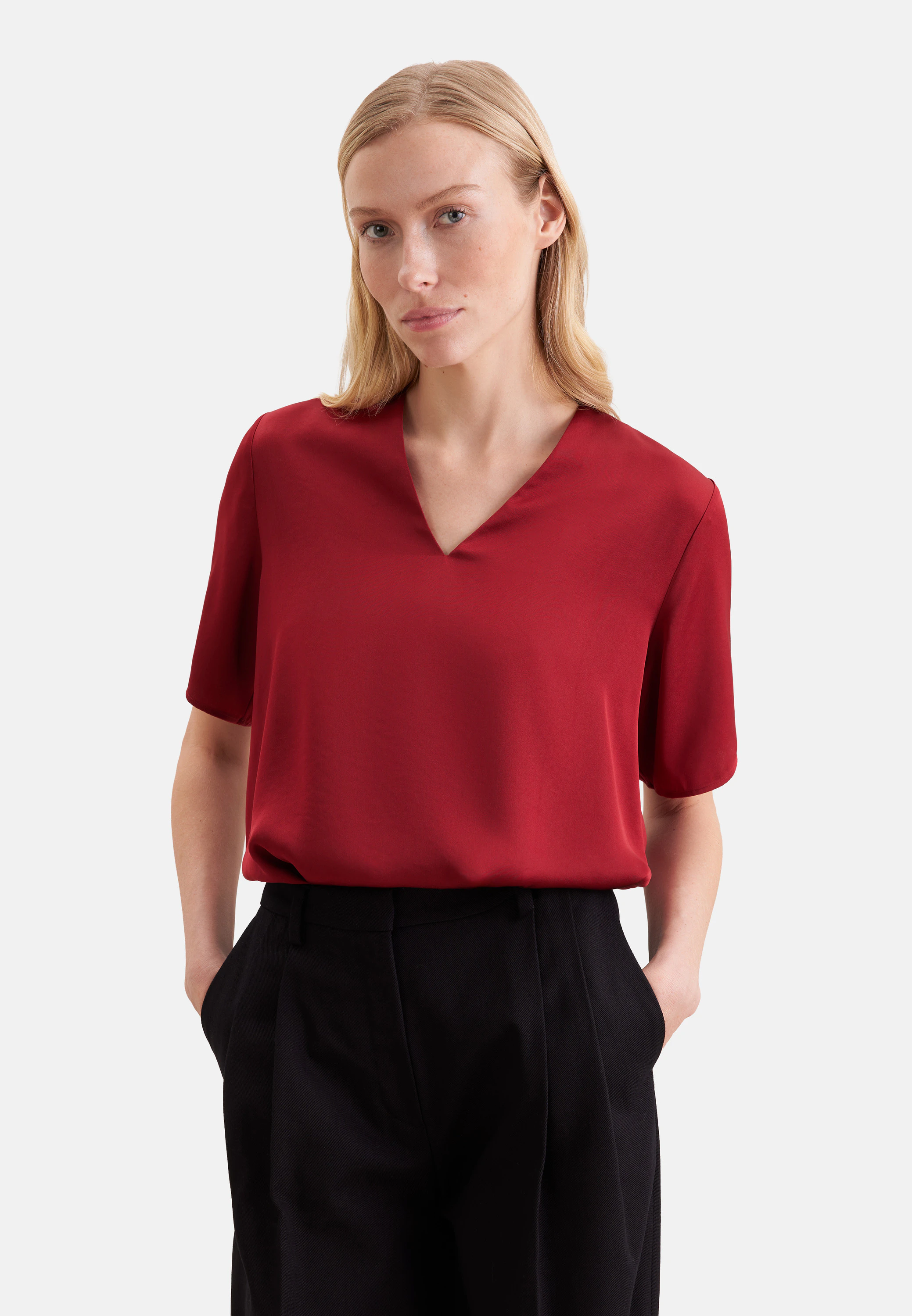Blusenshirt mit V- Neck aus Satin Rot