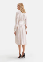 Satiniertes Hemdblusenkleid mit hohen Ärmelschlitzen in Weiß |  Seidensticker Onlineshop