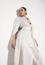 Satiniertes Hemdblusenkleid mit hohen Ärmelschlitzen in Weiß |  Seidensticker Onlineshop