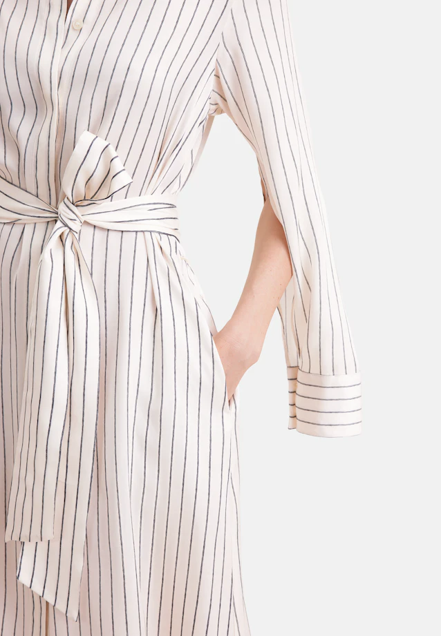 Satiniertes Hemdblusenkleid mit hohen Ärmelschlitzen in Weiß |  Seidensticker Onlineshop