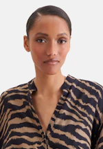 Stand-up collar dress with waist belt and high cuffs in Braun |  Seidensticker Onlineshop