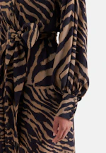 Stand-up collar dress with waist belt and high cuffs in Braun |  Seidensticker Onlineshop