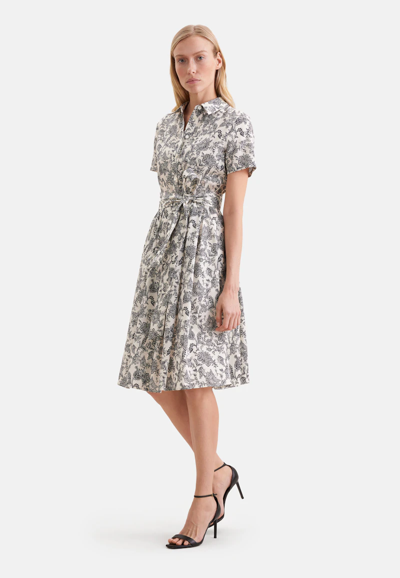 Hemdblusenkleid mit schwingendem Rock aus Baumwollsatin, slim