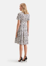 Hemdblusenkleid mit schwingendem Rock aus Baumwollsatin, slim in Weiß |  Seidensticker Onlineshop