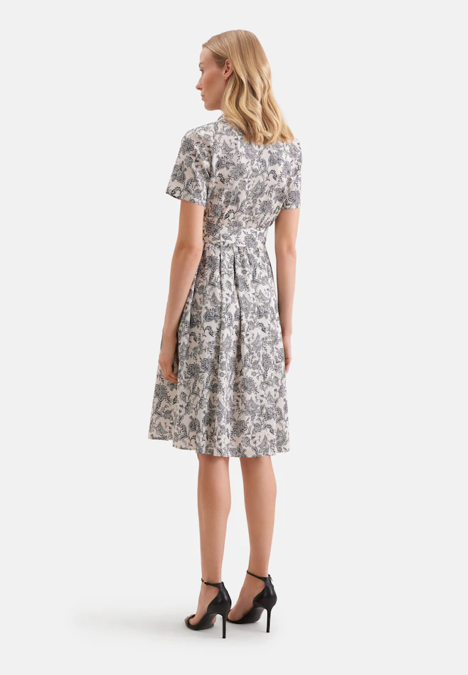 Hemdblusenkleid mit schwingendem Rock aus Baumwollsatin, slim in Weiß | Seidensticker Onlineshop