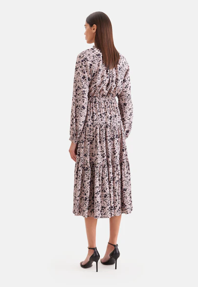Satiniertes Rüschenkleid mit Stufen in Rosa |  Seidensticker Onlineshop