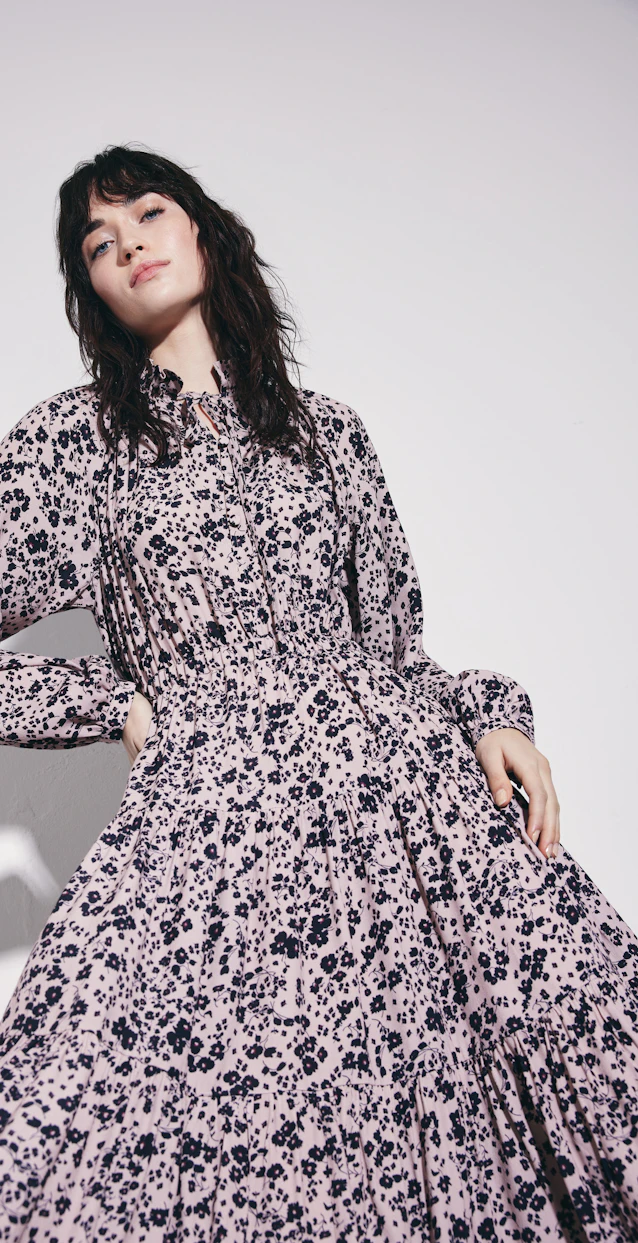Satiniertes Rüschenkleid mit Stufen in Rosa |  Seidensticker Onlineshop