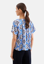 Satiniertes Blusenshirt in Mittelblau |  Seidensticker Onlineshop