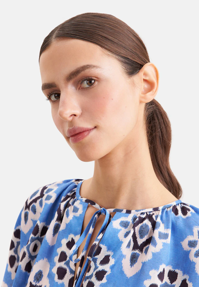 Satiniertes Blusenshirt in Mittelblau |  Seidensticker Onlineshop