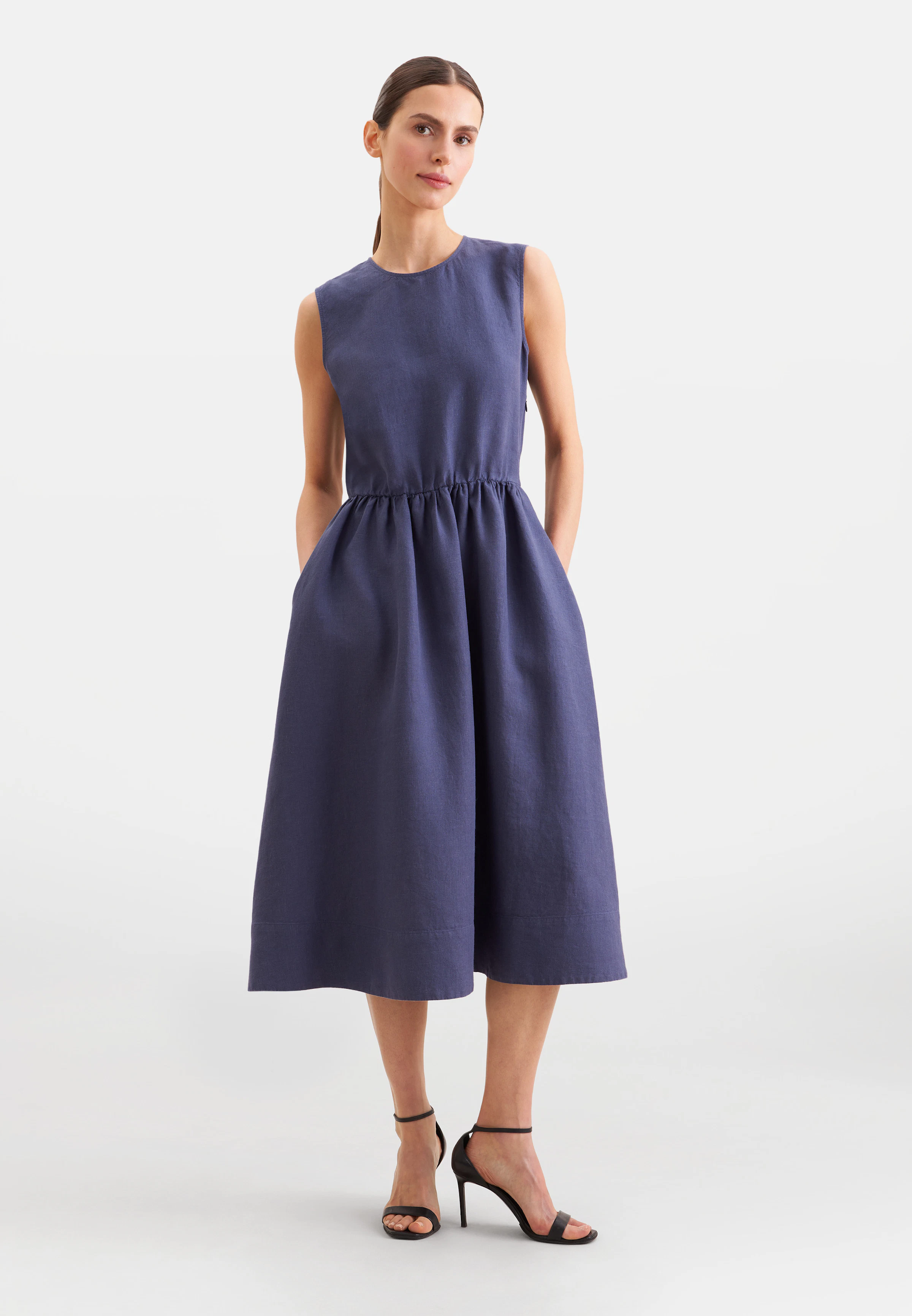 Women Sleeveless dress made of 100% linen mittelblau | Seidensticker